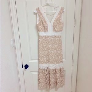 Lace midi dress